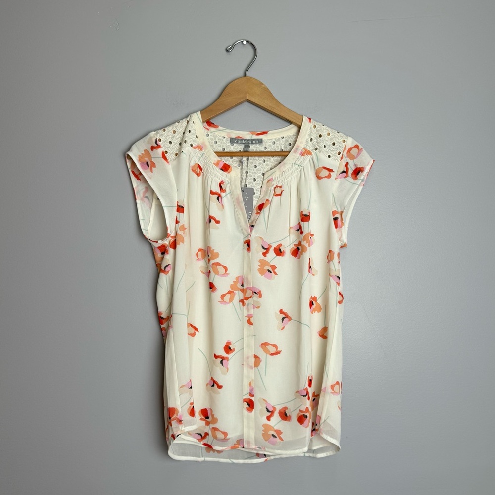 Daniel Rainn NWT floral lightweight blouse size Small